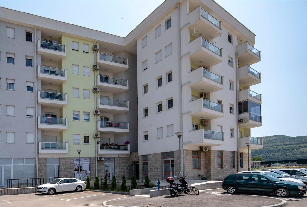 Aura Apartment